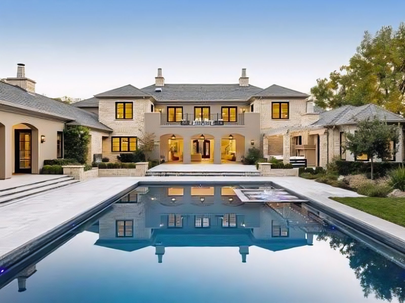 Why America’s Wealthy Are Moving Beyond Traditional Investments